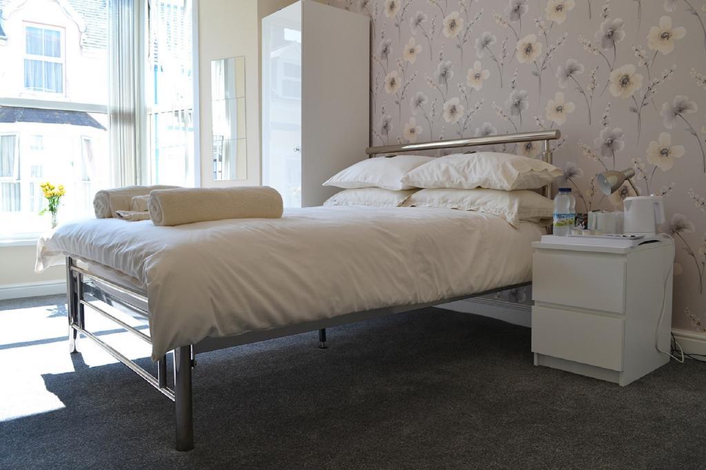 White Rose Guest House Tenby Zimmer foto